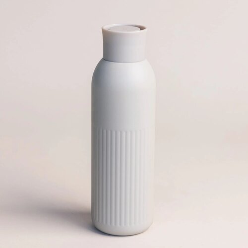 Sagaform Tekla Push stalen fles met druk dop gerecycled) 500 ml beige 500 ml